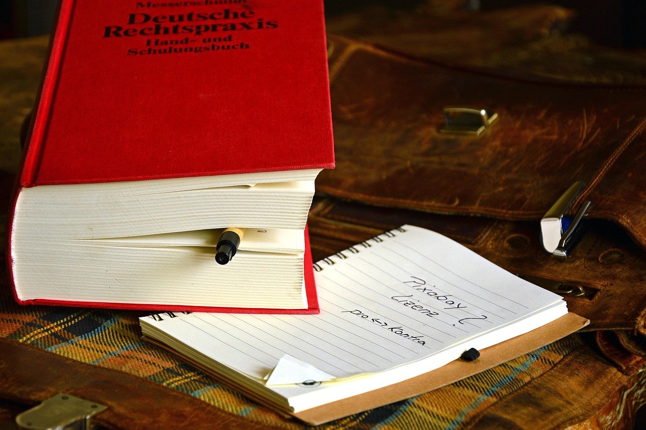 Kiedy należy zgłosić nieobecność w pracy